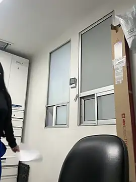 marianm29 online show from April 3, 2026, 1:03 am