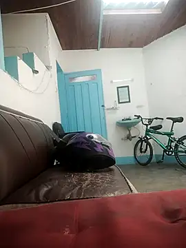  yefez online show from November 18, 2025, 6:34 pm