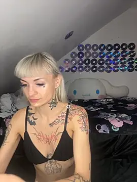 FluffySlutt online show from September 18, 2025, 2:30 pm