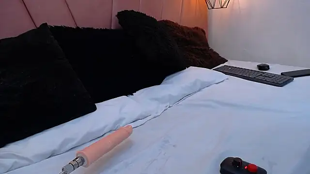 miss m1a online show from November 17, 2025, 11:27 am