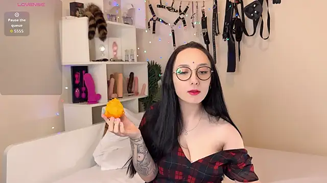 Snapshot of Jinhee_Tiny chatting on November 5, 2025, 1:05 am Jinhee Tiny online show from November 5, 2025, 1:05 am