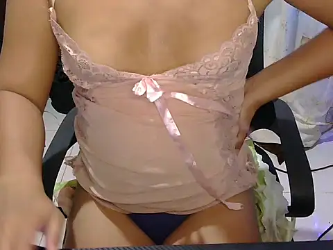 honeyLushess online show from November 27, 2025, 1:40 am