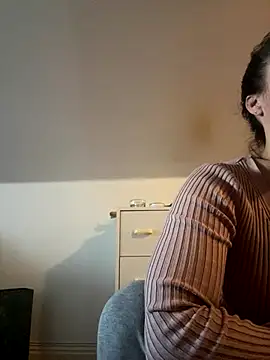 Snapshot of TheNaturalistX chatting on November 17, 2025, 11:38 am TheNaturalistX online show from November 17, 2025, 11:38 am