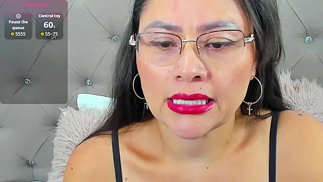 Isbettyche online show from November 23, 2025, 10:20 pm