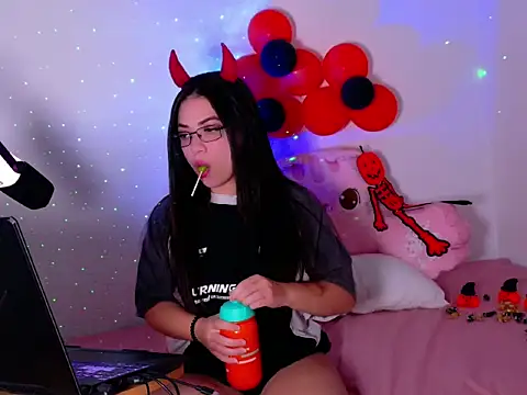 Snapshot of SofiKray chatting on October 14, 2025, 1:28 am SofiKray online show from October 14, 2025, 1:28 am