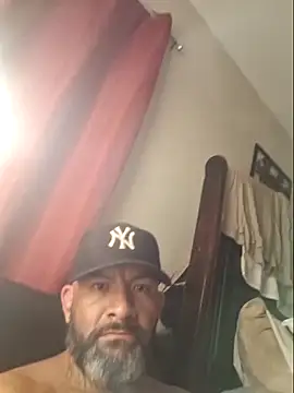 Snapshot of Cruz1522 chatting on October 24, 2025, 9:38 am Cruz1522 online show from October 24, 2025, 9:38 am