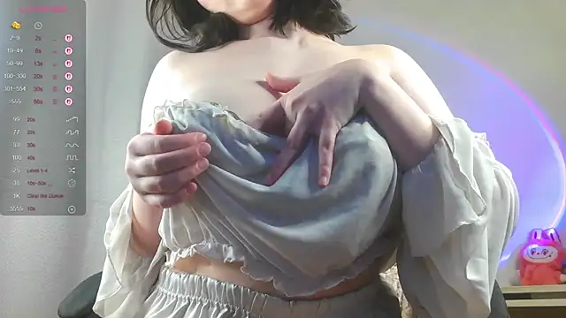 Liraras online show from October 6, 2025, 2:14 pm