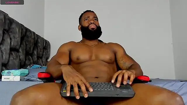 Snapshot of james_musclebbc chatting on March 7, 2026, 11:40 am james musclebbc online show from March 7, 2026, 11:40 am