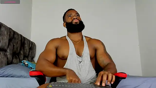 Snapshot of james_musclebbc chatting on March 11, 2026, 10:54 am james musclebbc online show from March 11, 2026, 10:54 am