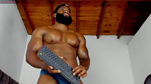 Snapshot of james_musclebbc chatting on March 18, 2026, 11:13 am james musclebbc online show from March 18, 2026, 11:13 am