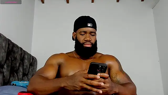 Snapshot of james_musclebbc chatting on March 22, 2026, 4:32 pm james musclebbc online show from March 22, 2026, 4:32 pm