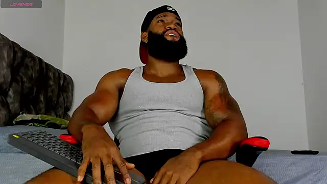 Snapshot of james_musclebbc chatting on March 29, 2026, 2:06 pm james musclebbc online show from March 29, 2026, 2:06 pm