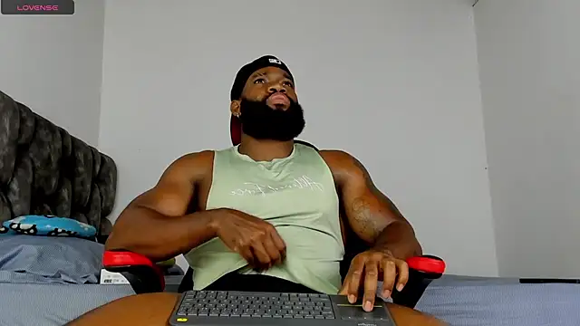 Snapshot of james_musclebbc chatting on March 31, 2026, 11:43 am james musclebbc online show from March 31, 2026, 11:43 am