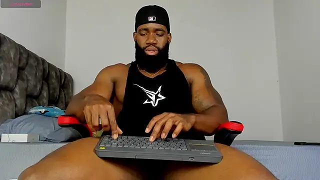 Snapshot of james_musclebbc chatting on April 5, 2026, 9:56 pm james musclebbc online show from April 5, 2026, 9:56 pm