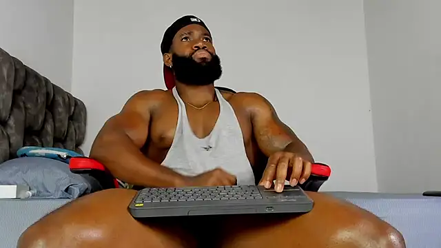 Snapshot of james_musclebbc chatting on April 7, 2026, 11:10 am james musclebbc online show from April 7, 2026, 11:10 am