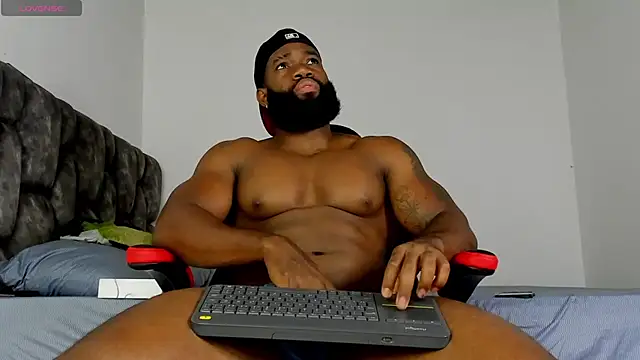 Snapshot of james_musclebbc chatting on April 12, 2026, 6:13 pm james musclebbc online show from April 12, 2026, 6:13 pm