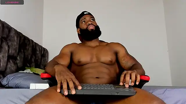 Snapshot of james_musclebbc chatting on April 13, 2026, 10:43 am james musclebbc online show from April 13, 2026, 10:43 am