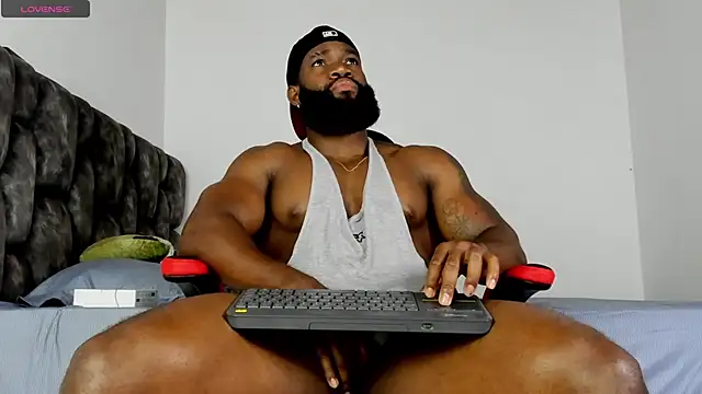 Snapshot of james_musclebbc chatting on April 18, 2026, 7:51 pm james musclebbc online show from April 18, 2026, 7:51 pm