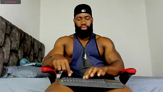 Snapshot of james_musclebbc chatting on April 21, 2026, 9:15 am james musclebbc online show from April 21, 2026, 9:15 am