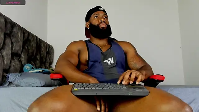 Snapshot of james_musclebbc chatting on April 21, 2026, 11:07 pm james musclebbc online show from April 21, 2026, 11:07 pm