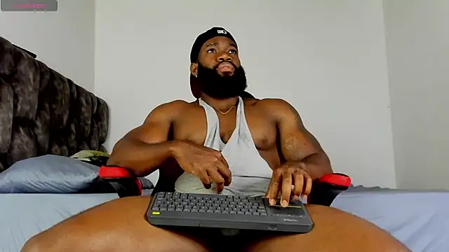 Snapshot of james_musclebbc chatting on April 30, 2026, 4:24 pm james musclebbc online show from April 30, 2026, 4:24 pm
