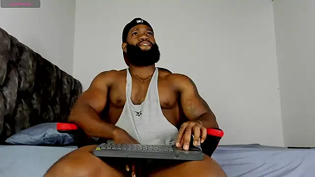 Snapshot of james_musclebbc chatting on May 6, 2026, 12:08 am james musclebbc online show from May 6, 2026, 12:08 am
