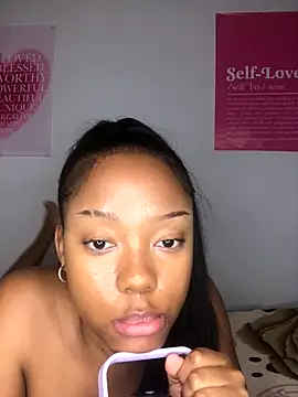 Snapshot of Sprinkle_Q chatting on October 28, 2025, 12:25 am Sprinkle Q online show from October 28, 2025, 12:25 am
