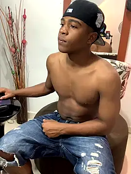 Snapshot of DEMOND_333 chatting on September 18, 2025, 2:52 pm DEMOND 333 online show from September 18, 2025, 2:52 pm