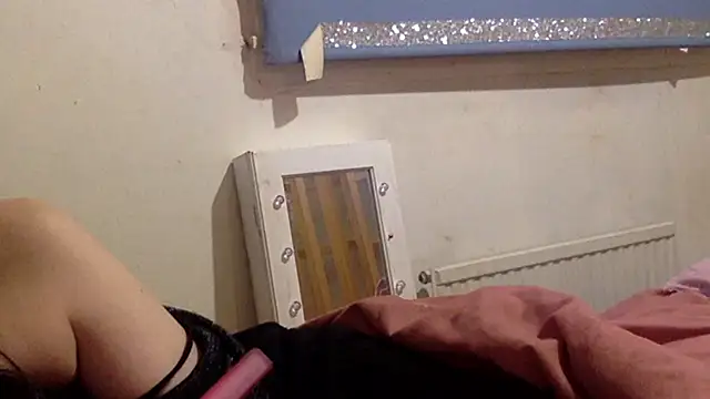 Snapshot of Bellababexox_ chatting on September 9, 2025, 2:22 am Bellababexox online show from September 9, 2025, 2:22 am