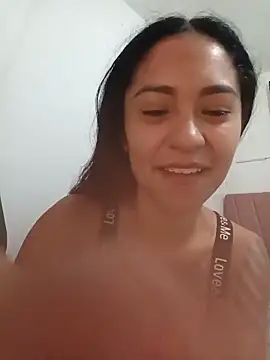 Snapshot of Liahdiaz_ chatting on May 14, 2026, 2:57 pm Liahdiaz online show from May 14, 2026, 2:57 pm