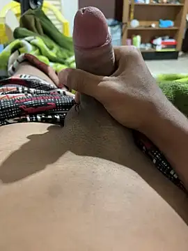 Snapshot of marcqueim chatting on February 2, 2026, 10:52 pm marcqueim online show from February 2, 2026, 10:52 pm