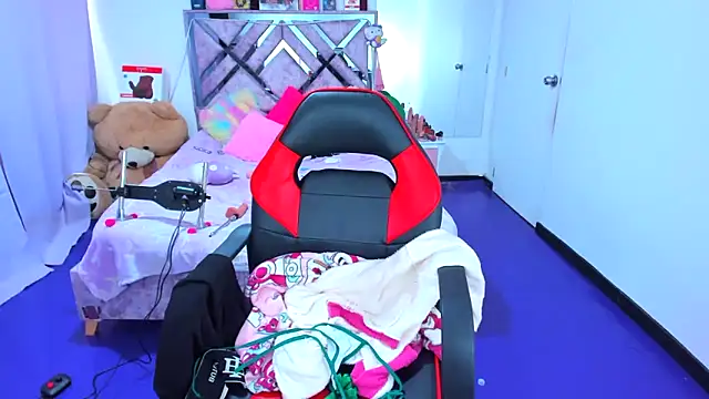 Luna Analya online show from March 18, 2026, 2:53 pm