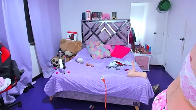 Luna Analya online show from April 11, 2026, 5:12 am