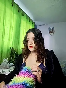 lindasyt online show from September 18, 2025, 9:28 pm