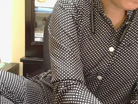 Snapshot of fairy_queen07 chatting on October 23, 2025, 7:12 pm fairy queen07 online show from October 23, 2025, 7:12 pm