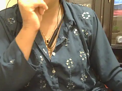 Snapshot of fairy_queen07 chatting on November 9, 2025, 6:17 pm fairy queen07 online show from November 9, 2025, 6:17 pm