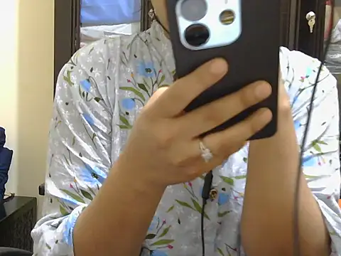 Snapshot of fairy_queen07 chatting on November 28, 2025, 9:45 am fairy queen07 online show from November 28, 2025, 9:45 am