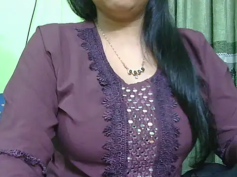 Snapshot of fairy_queen07 chatting on May 1, 2026, 7:18 pm fairy queen07 online show from May 1, 2026, 7:18 pm
