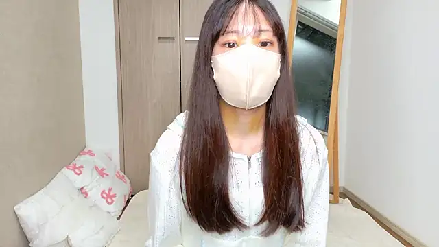 riri  nyan o0 online show from April 14, 2026, 11:05 am