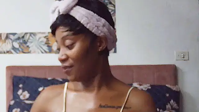 SweetPortableAmber online show from December 4, 2025, 9:56 pm