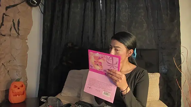 Snapshot of Tiffany_Nm chatting on October 29, 2025, 1:02 pm Tiffany Nm online show from October 29, 2025, 1:02 pm