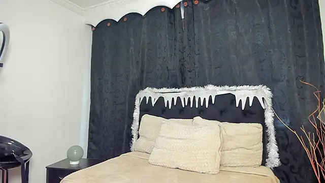 Snapshot of Tiffany_Nm chatting on November 28, 2025, 4:09 pm Tiffany Nm online show from November 28, 2025, 4:09 pm