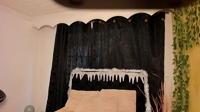 Snapshot of Tiffany_Nm chatting on December 15, 2025, 1:48 pm Tiffany Nm online show from December 15, 2025, 1:48 pm