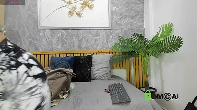 Snapshot of princequinn_ chatting on December 21, 2025, 8:27 pm princequinn online show from December 21, 2025, 8:27 pm