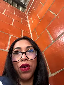 Emma  cumlovee online show from November 21, 2025, 2:16 pm