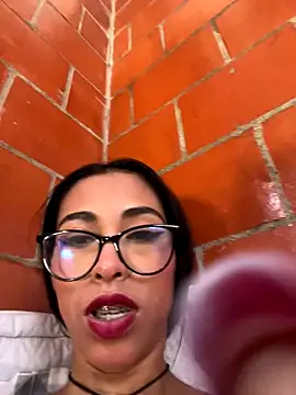 Emma  cumlovee online show from November 22, 2025, 3:11 pm