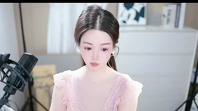 abbyli12 online show from October 26, 2025, 1:06 pm