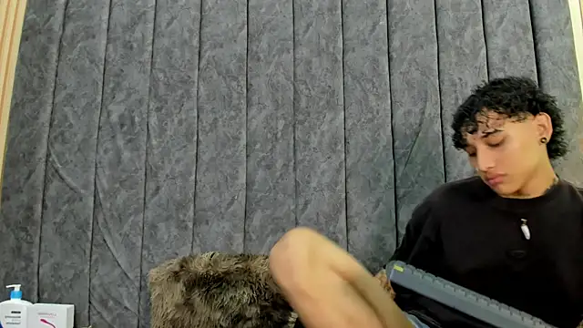 Snapshot of DustinandJordan chatting on September 18, 2025, 5:09 am DustinandJordan online show from September 18, 2025, 5:09 am