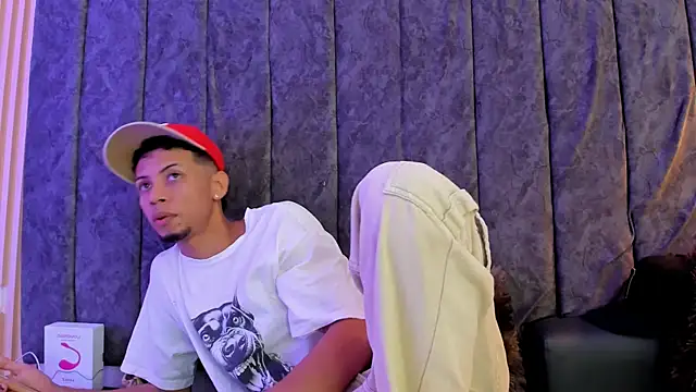 Snapshot of DustinandJordan chatting on September 22, 2025, 4:36 am DustinandJordan online show from September 22, 2025, 4:36 am