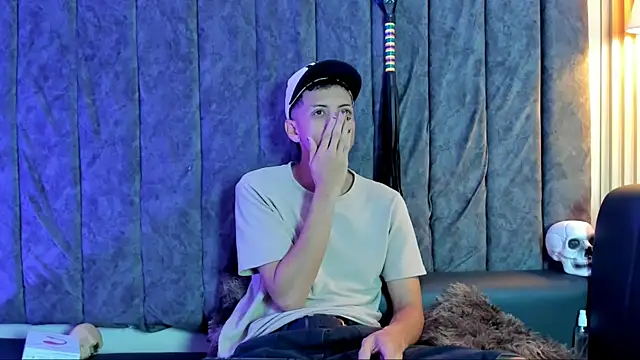 Snapshot of DustinandJordan chatting on September 24, 2025, 4:49 am DustinandJordan online show from September 24, 2025, 4:49 am